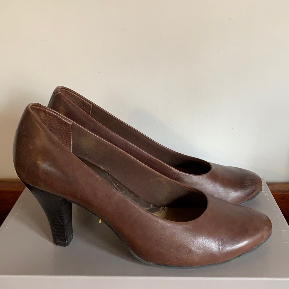 Stictly Comfort Brown Leather Women’s Pump